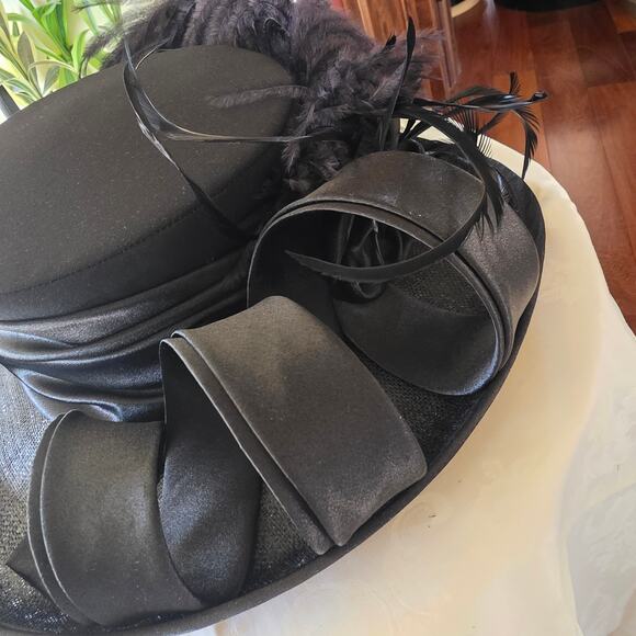 NWT‎ Elite Champagne black sun hat, whimsical ribbon and feathers main image 6